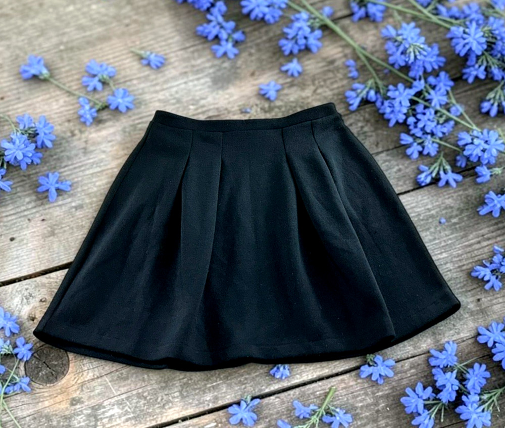 Nordstrom Halogen Black Short Skirt Sz Small Pleated Stretch Soft Back Zipper
